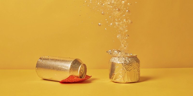 How Bases Dissolve Aluminum Bubbles of hydrogen gas vigorously rising from a piece of aluminum submerged in a sodium hydroxide solution.